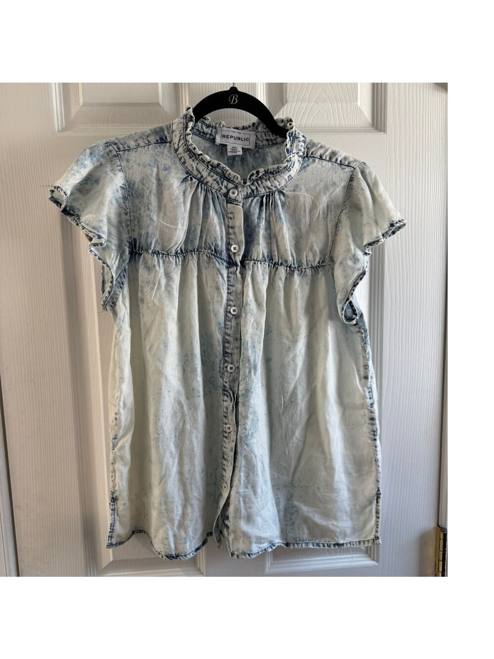 For The Republic Tencel Button Front Blouse Women’s Medium Ruffle Collar